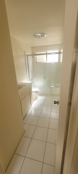 Building Photo - 8934 Wonderland Ave