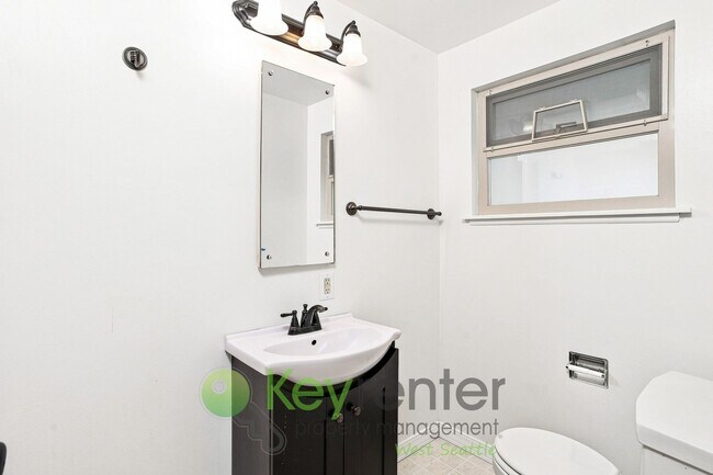 Building Photo - 924 S 226th Pl