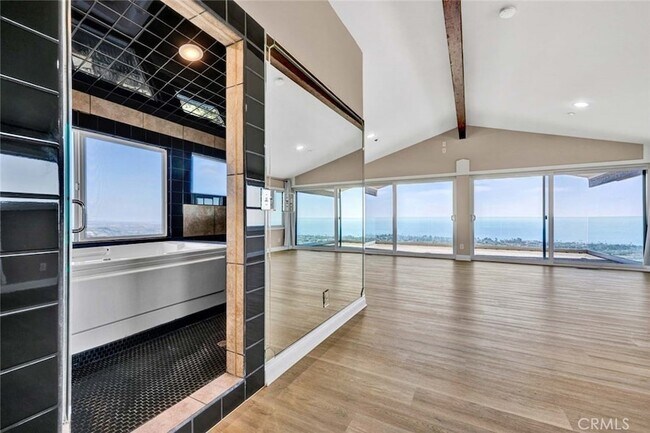 Building Photo - 3921 Calle Real