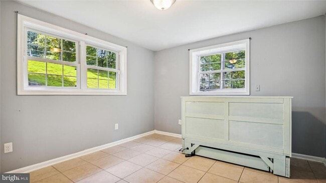 Building Photo - 11573 Hicks Ct