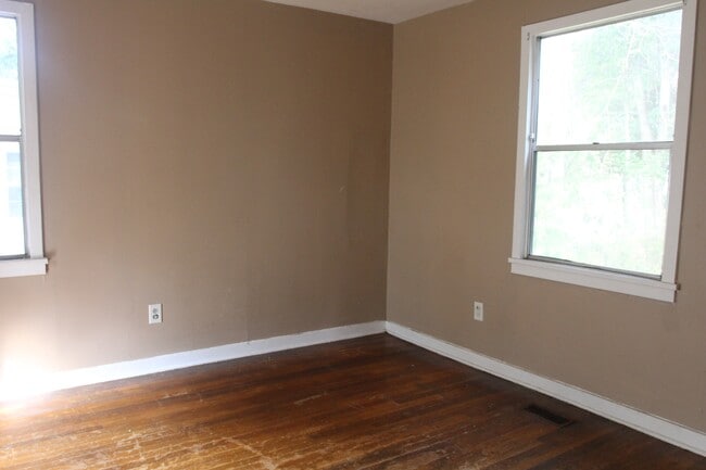 Building Photo - 1112 13th Ave