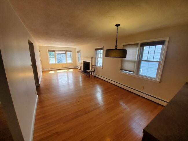 Building Photo - Spacious 3 Bd 2 Bath Condo near Alewife T ...