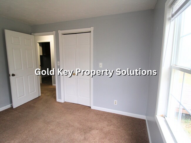 Building Photo - One-level 2 BR 1 BA House with Back Deck and Central Air (NO SECTION 8)