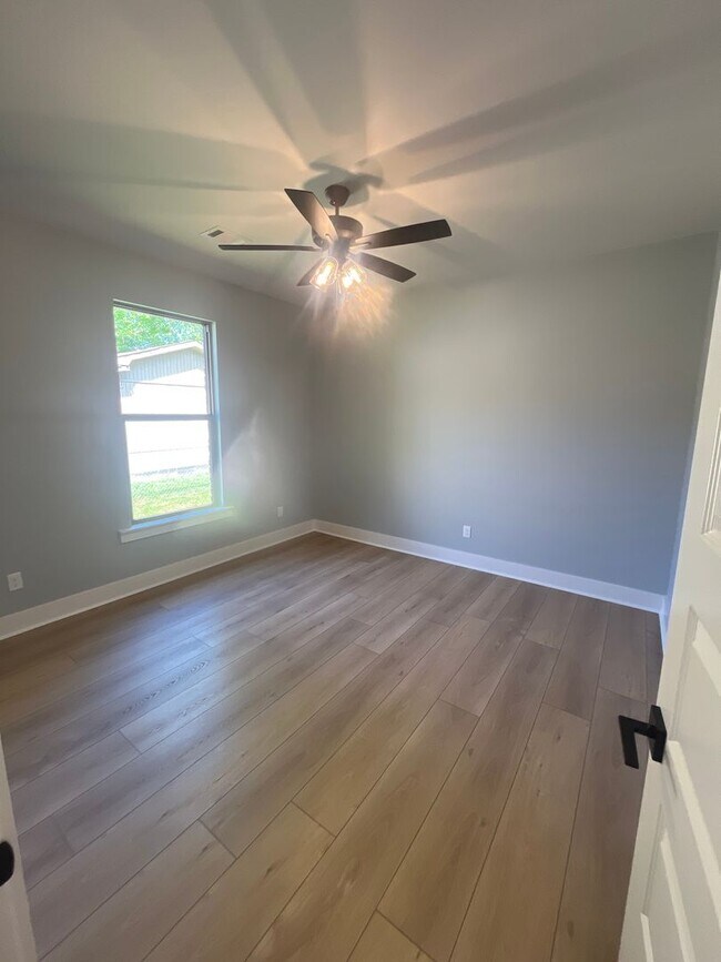 Building Photo - New construction mins from LRAFB