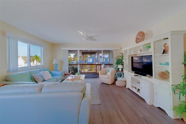 Building Photo - 911 Harbour House Dr