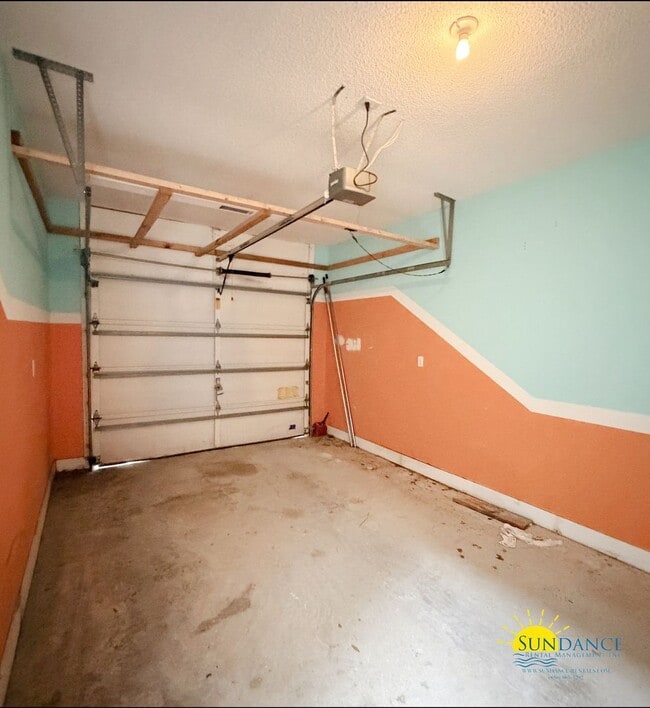 Building Photo - 3 Bedroom Townhome with Community Pools, Dock & Beach Access in Hidden Bay Village!