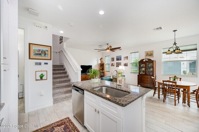 Building Photo - 1810 Noel Pl