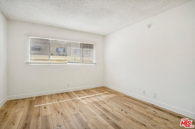 Building Photo - 9000 Clifton Wy