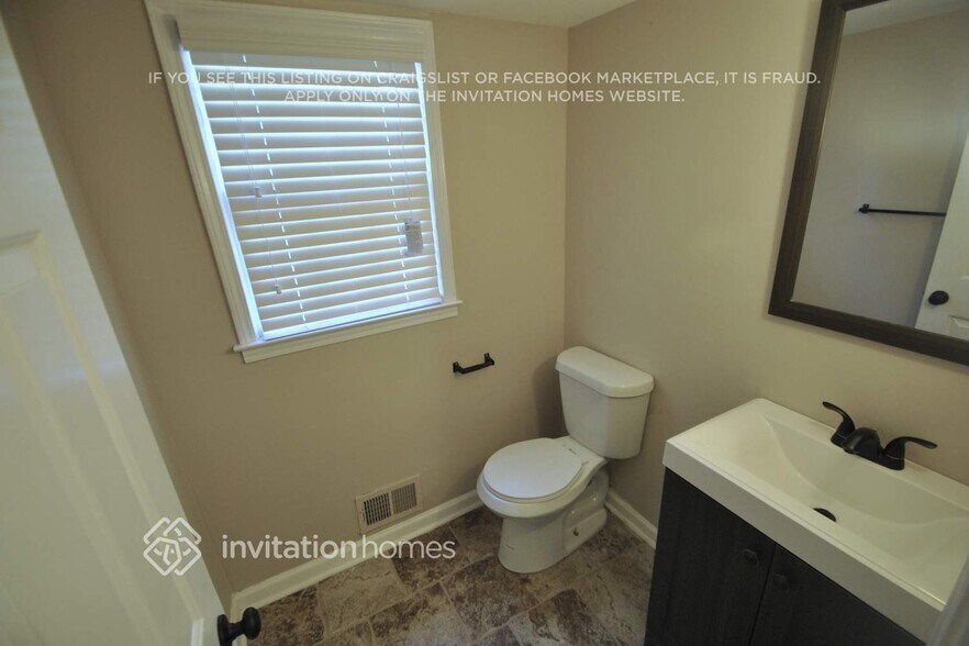 Building Photo - 1609 Arden Dr SW