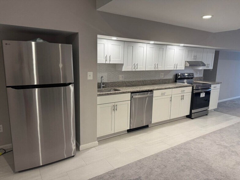 Building Photo - 1300 Pinstripe Ct