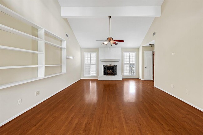 Building Photo - 915 S Diamondhead Blvd