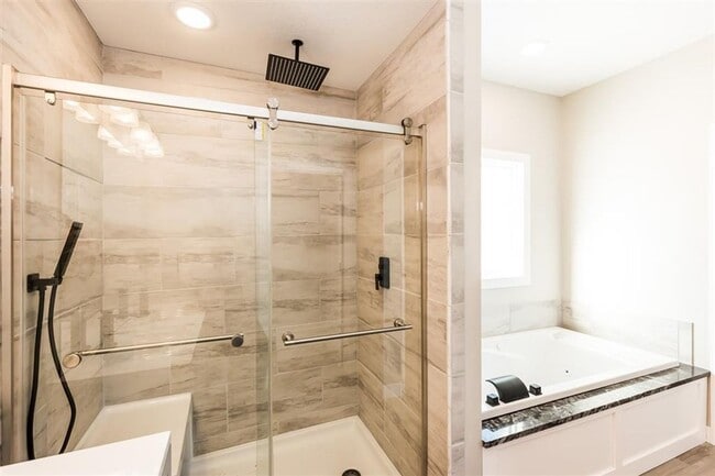 Building Photo - Stunning Home, Great Neighborhood!