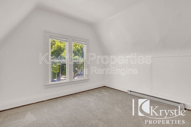 Building Photo - 1130 Marin St