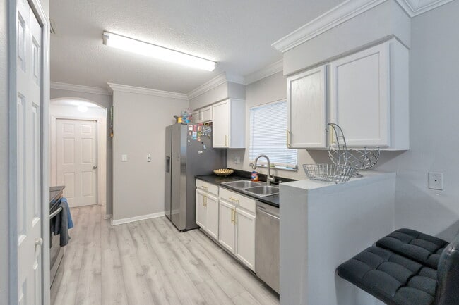 Building Photo - 12949 Fennway Ridge Dr