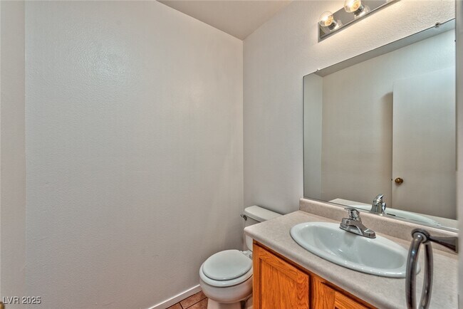 Building Photo - 1348 Dusty Creek St