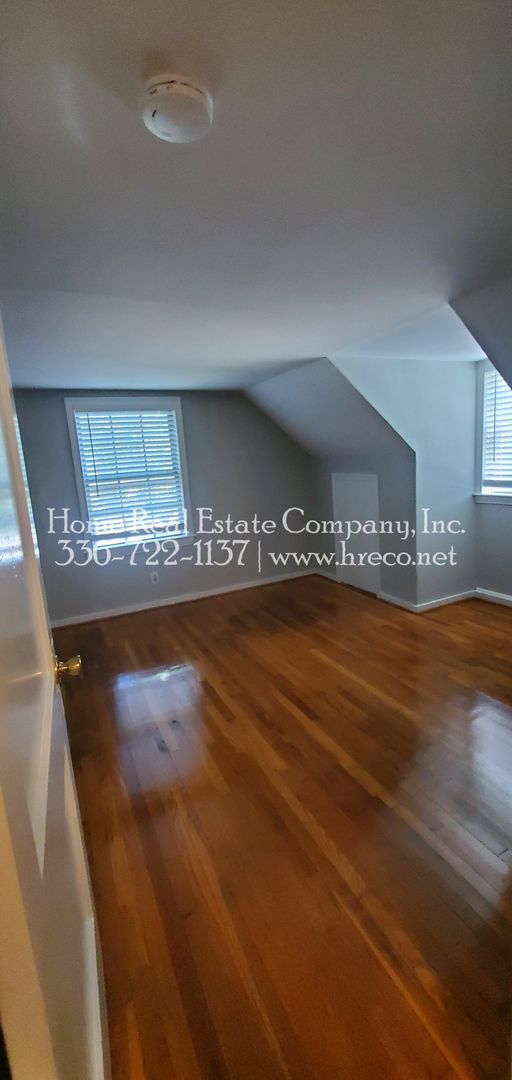 Building Photo - 508 Lester Ln