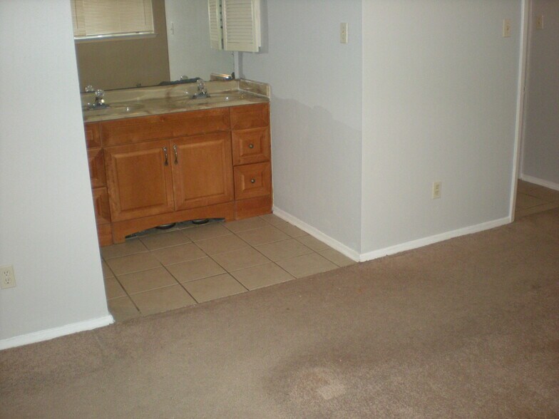 Primary Photo - 5306 Prairie Ridge Rd