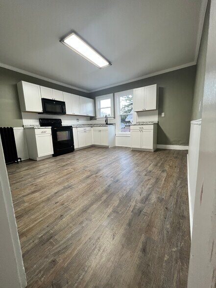 Kitchen - 425 Ellicott St
