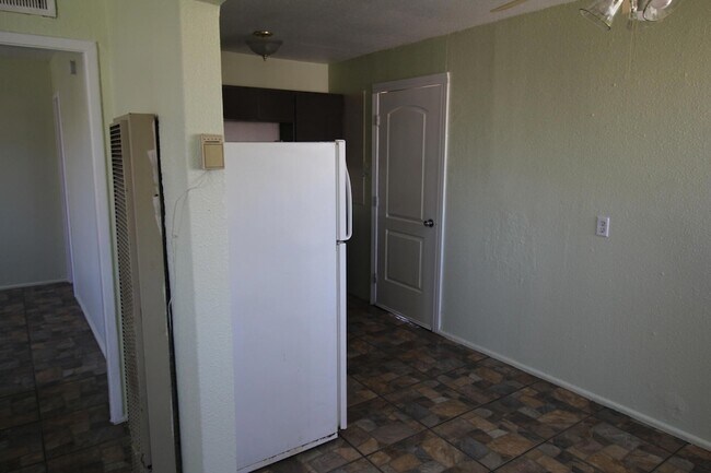 Building Photo - 3900 Flory Ave