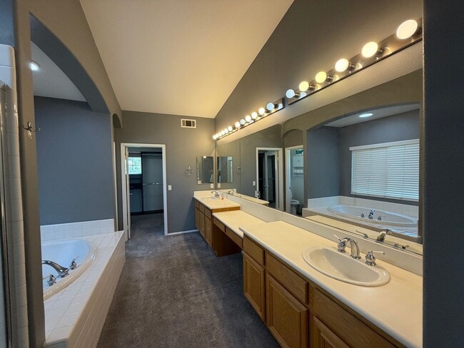 Building Photo - 885 Alsace Dr