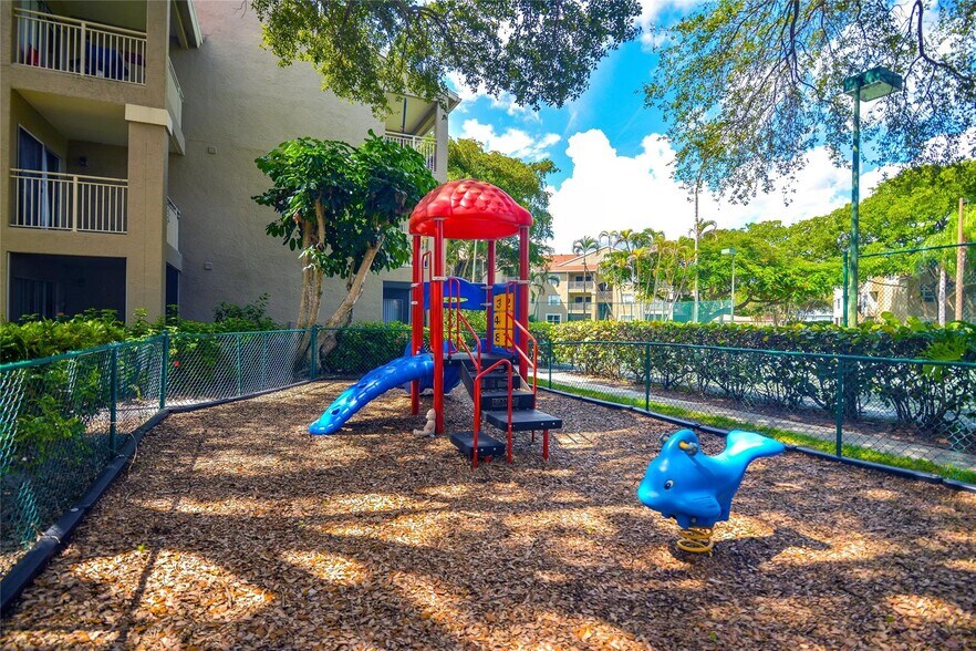 Building Photo - 1705 Palm Cove Blvd