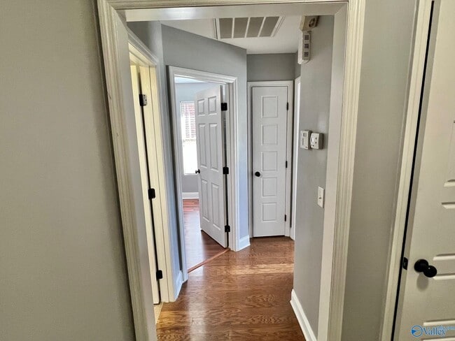 Building Photo - 105 Summerset Ln