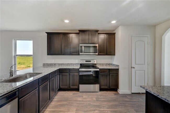 Building Photo - 353 Cres Park Dr