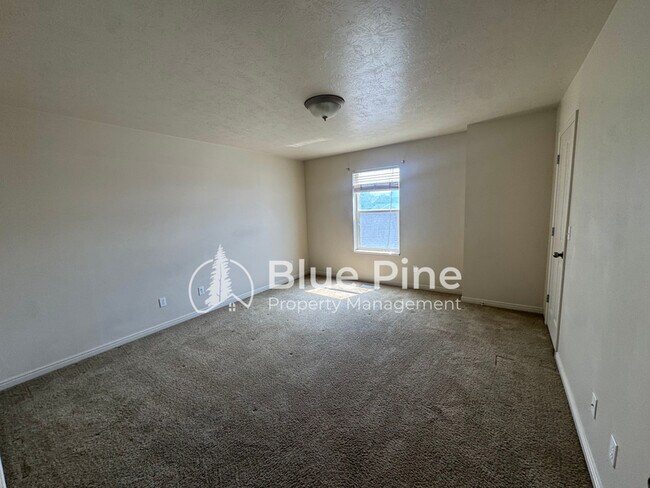 Building Photo - 429 Raven Way