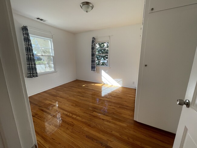 Bedroom 1 - 632 N Griffith Park Dr