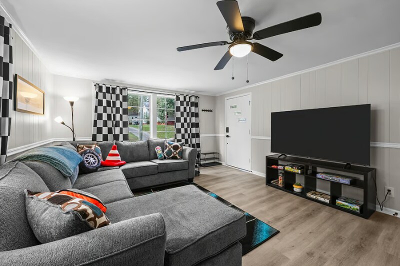 Building Photo - 105 McGill Ave NW