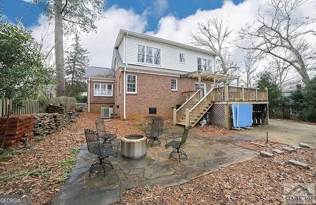 Building Photo - 482 Highland Ave