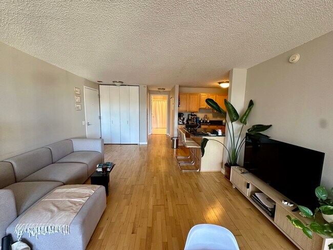 Building Photo - 545 N Dearborn St