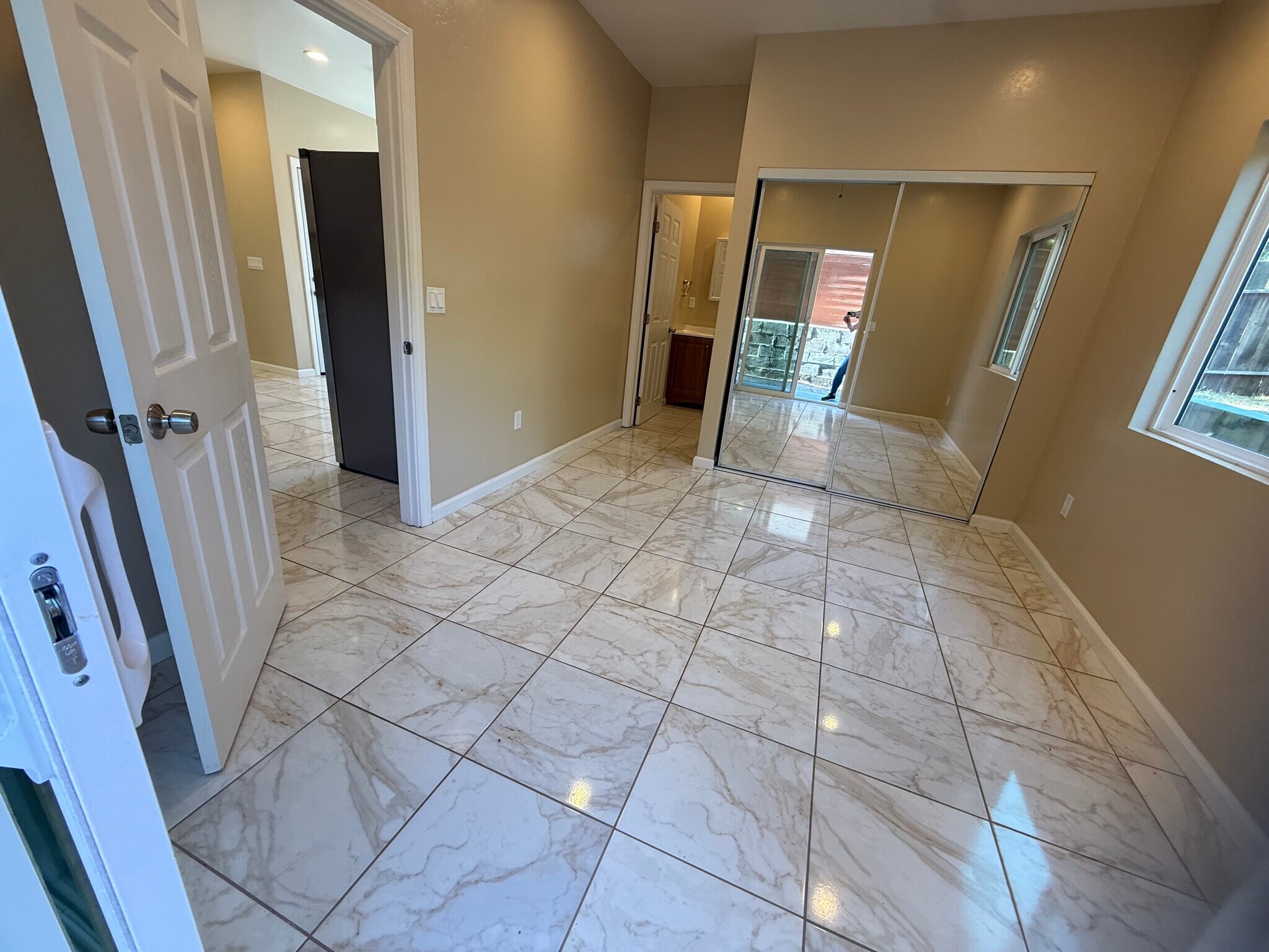 Building Photo - 4932 Campanile Dr