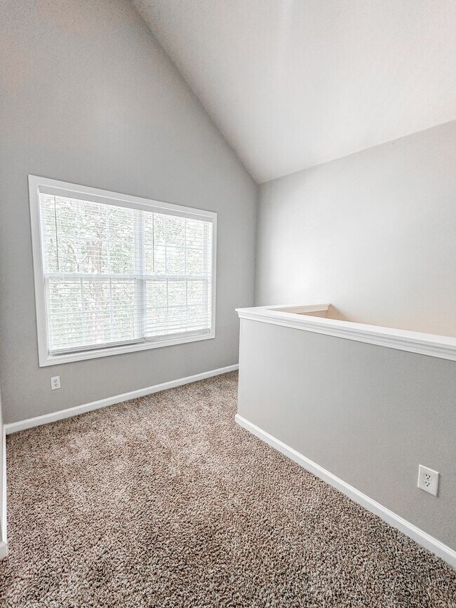 Building Photo - 3/2 near Lake Lanier in Forsyth County