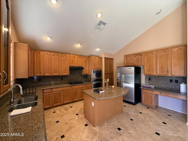 Building Photo - 6687 S Wilson Dr
