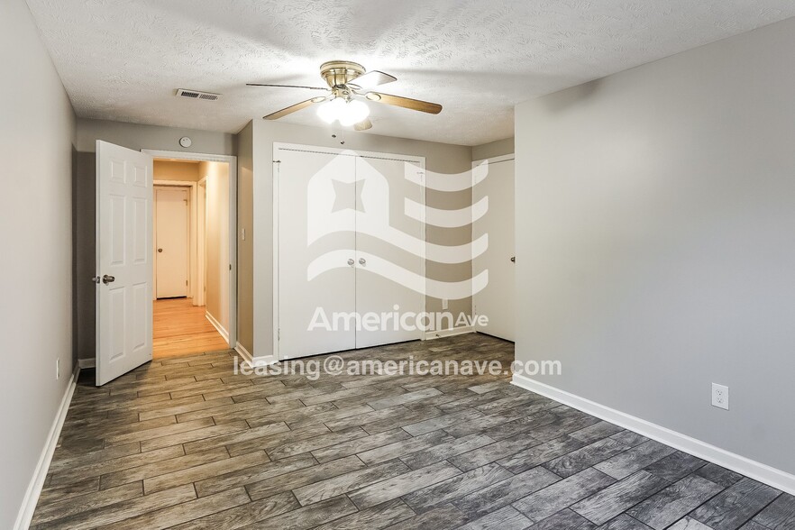 Building Photo - 610 Sir Michael Dr