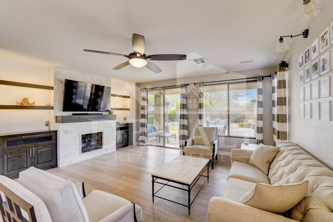 Building Photo - 40844 N Union Trail