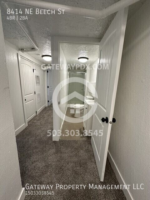 Building Photo - 8414 NE Beech St