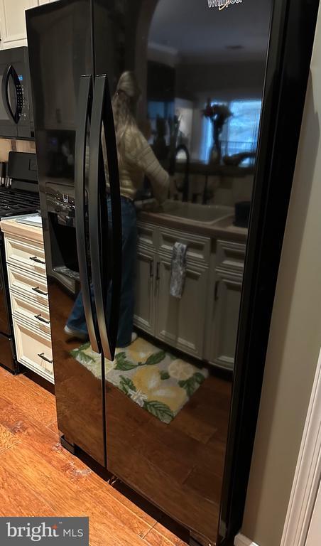 Building Photo - 1701 Lake Shore Crest Dr