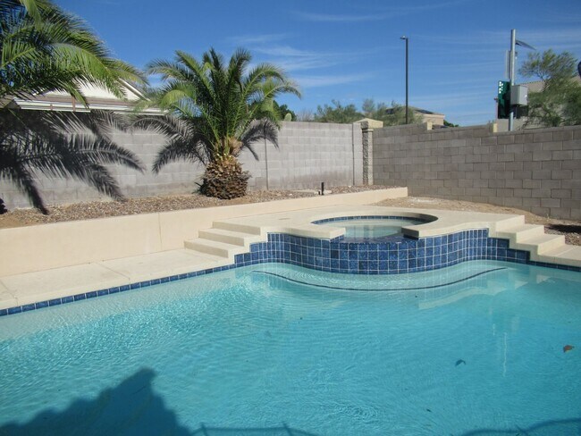 Building Photo - Beautiful Custom North Mesa Home