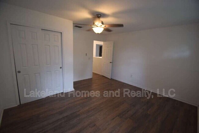 Building Photo - 5123 Spanish Oaks Dr