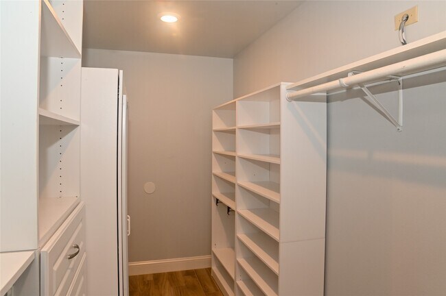 Building Photo - 5254 N Braeswood Blvd