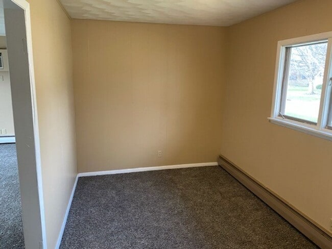 Building Photo - 502 S. Congress