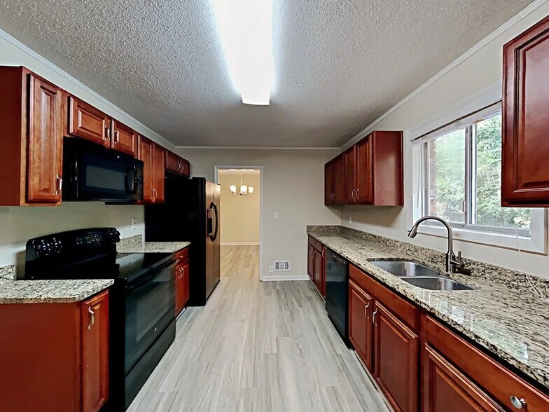 Building Photo - 4245 Valley Lake Terrace SW