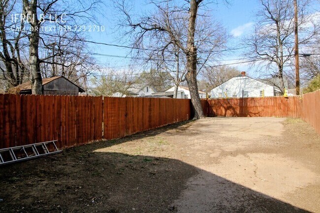 Building Photo - 2865 E Admiral Pl