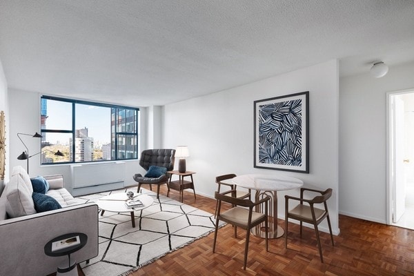 Building Photo - 211 W 56th St