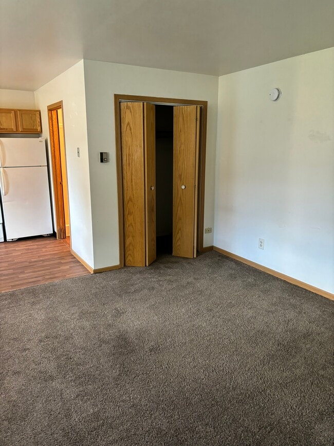 Living room - 1401 Harlyn Ave