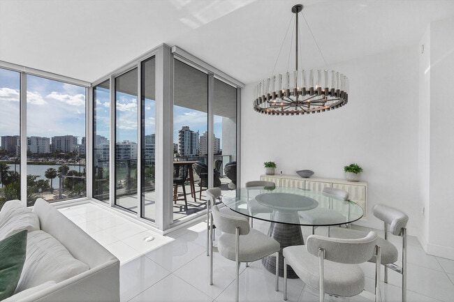 Building Photo - 1155 N Gulfstream Ave