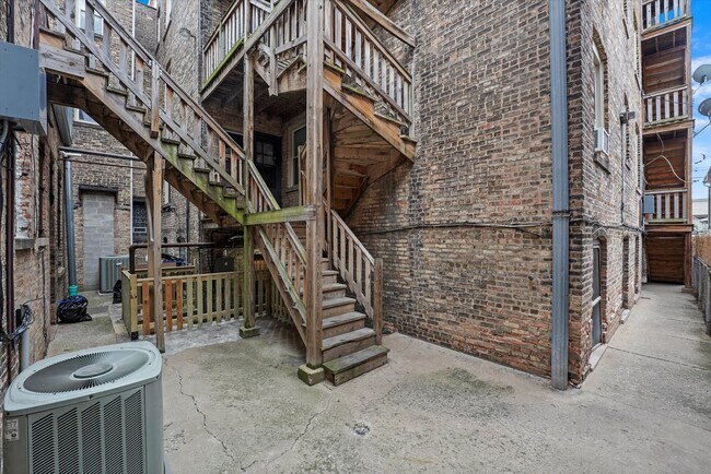 Building Photo - 7500 Madison St