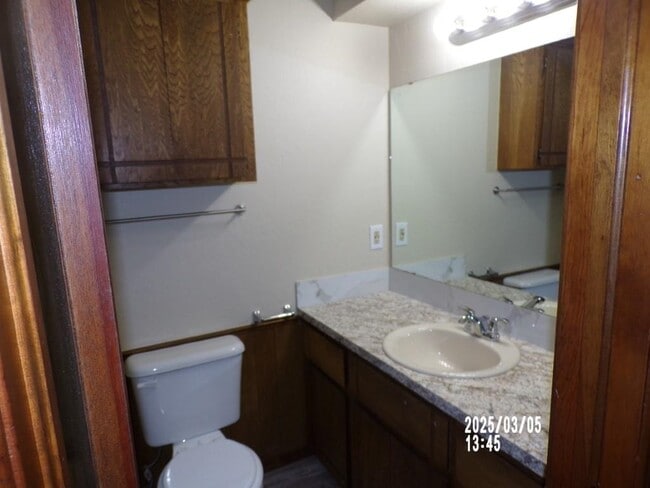 Building Photo - 4008 NW Ozmun Ave